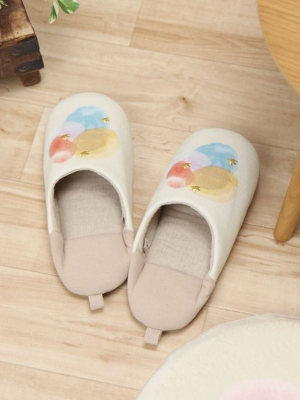 studio CLIP Watercolor Embroidery Room Shoes Slippers Golden Bird Embroidery